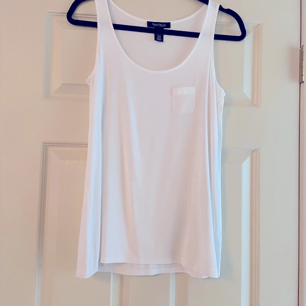 White Housese Black Market Tee